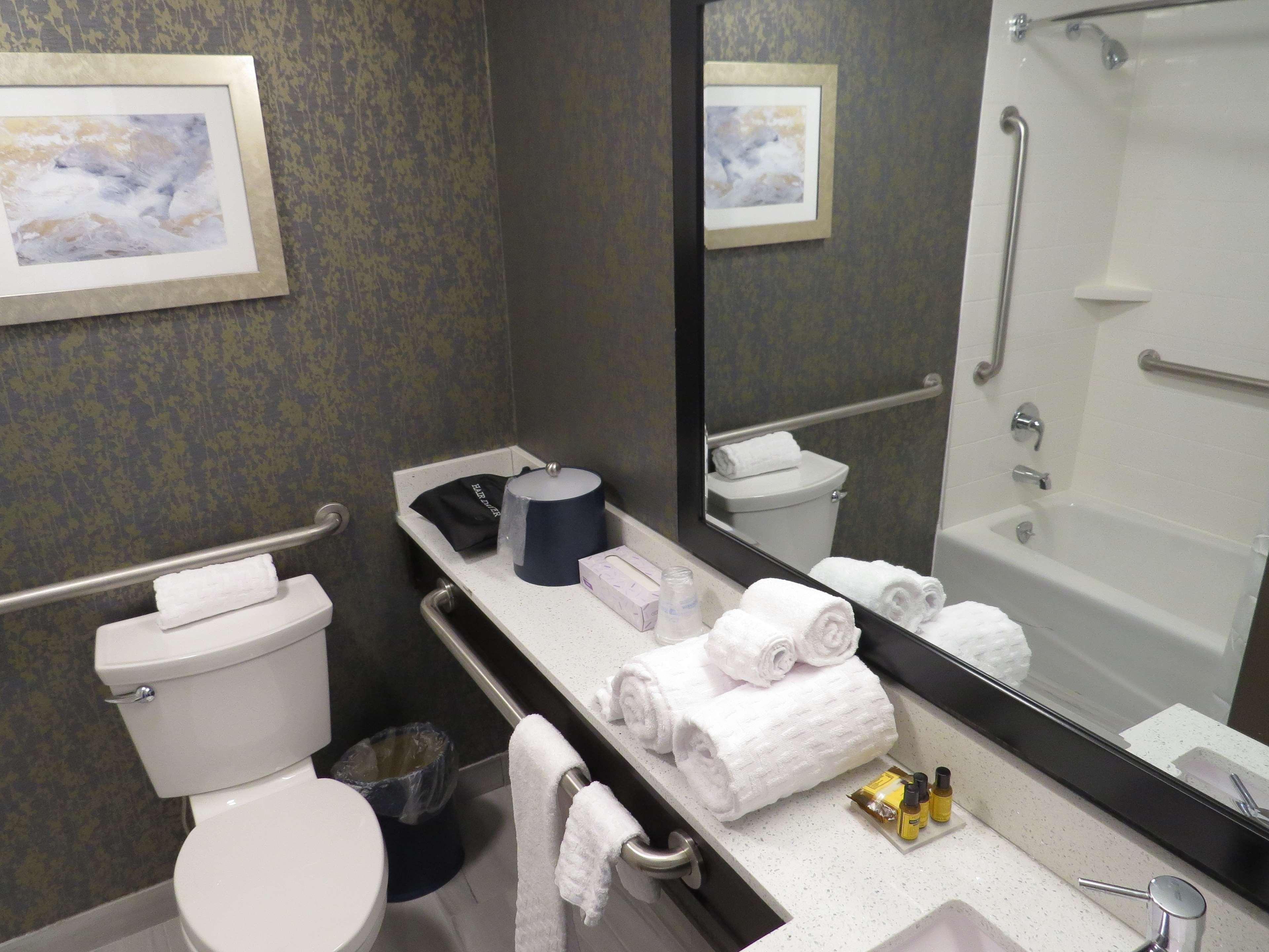 Best Western Plus Landmark Inn Laconia Εξωτερικό φωτογραφία