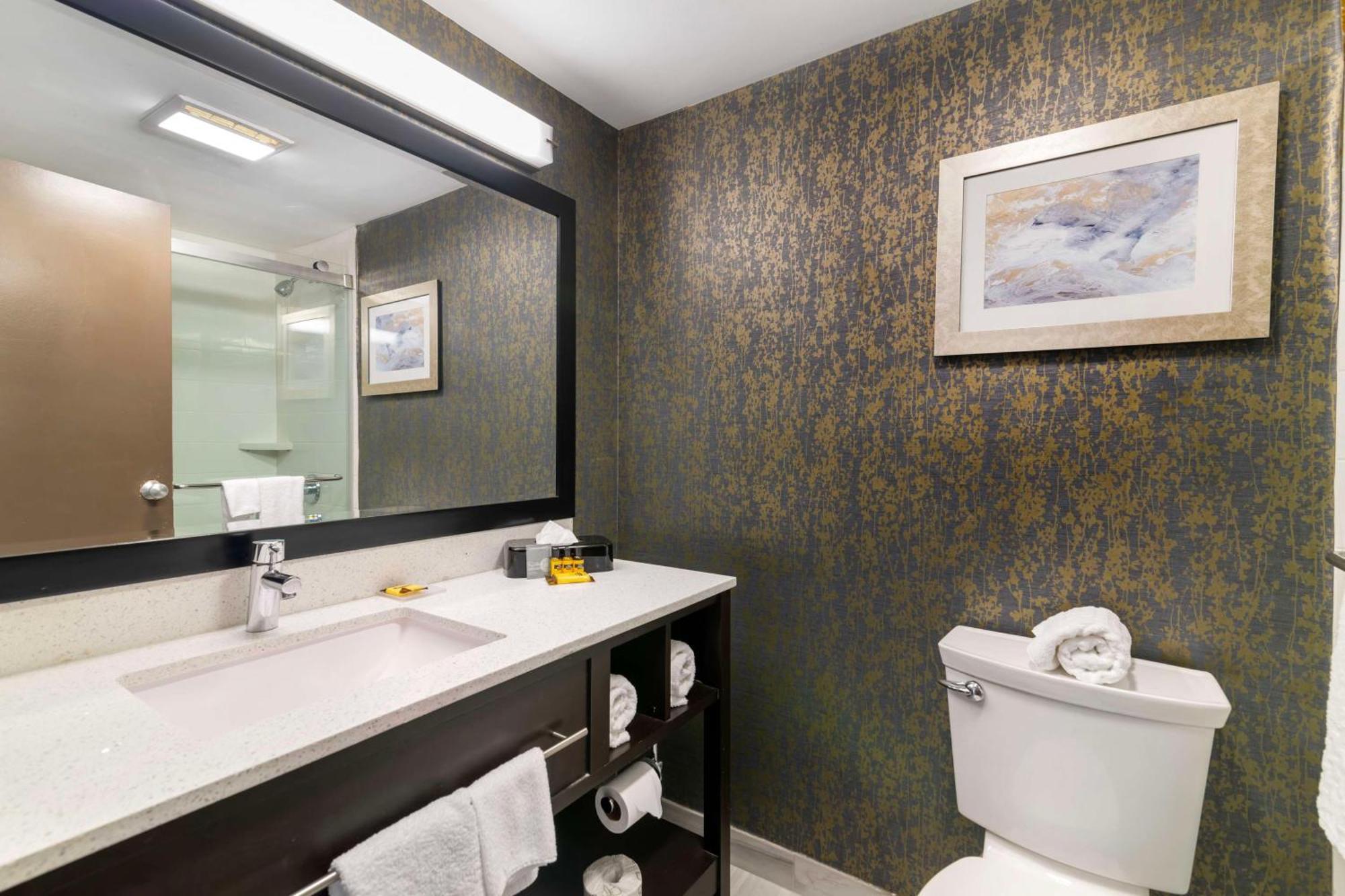 Best Western Plus Landmark Inn Laconia Εξωτερικό φωτογραφία