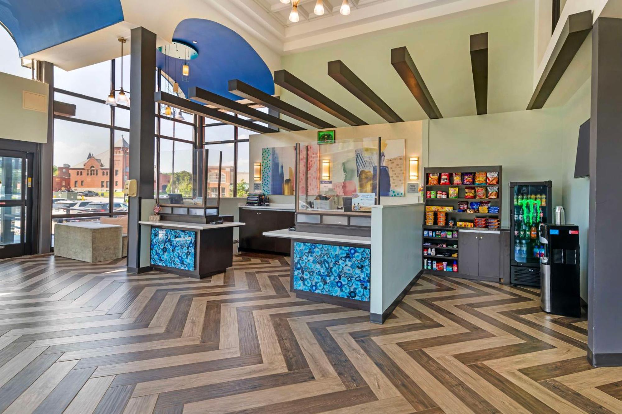 Best Western Plus Landmark Inn Laconia Εξωτερικό φωτογραφία