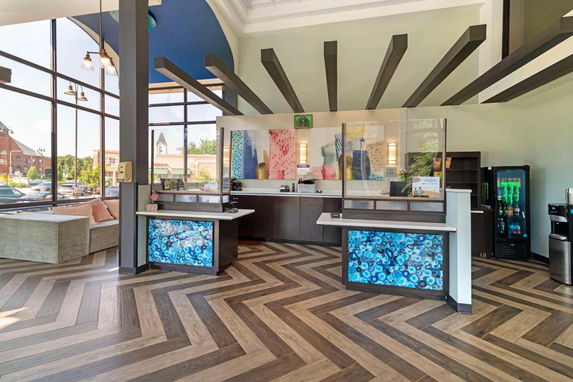 Best Western Plus Landmark Inn Laconia Εξωτερικό φωτογραφία