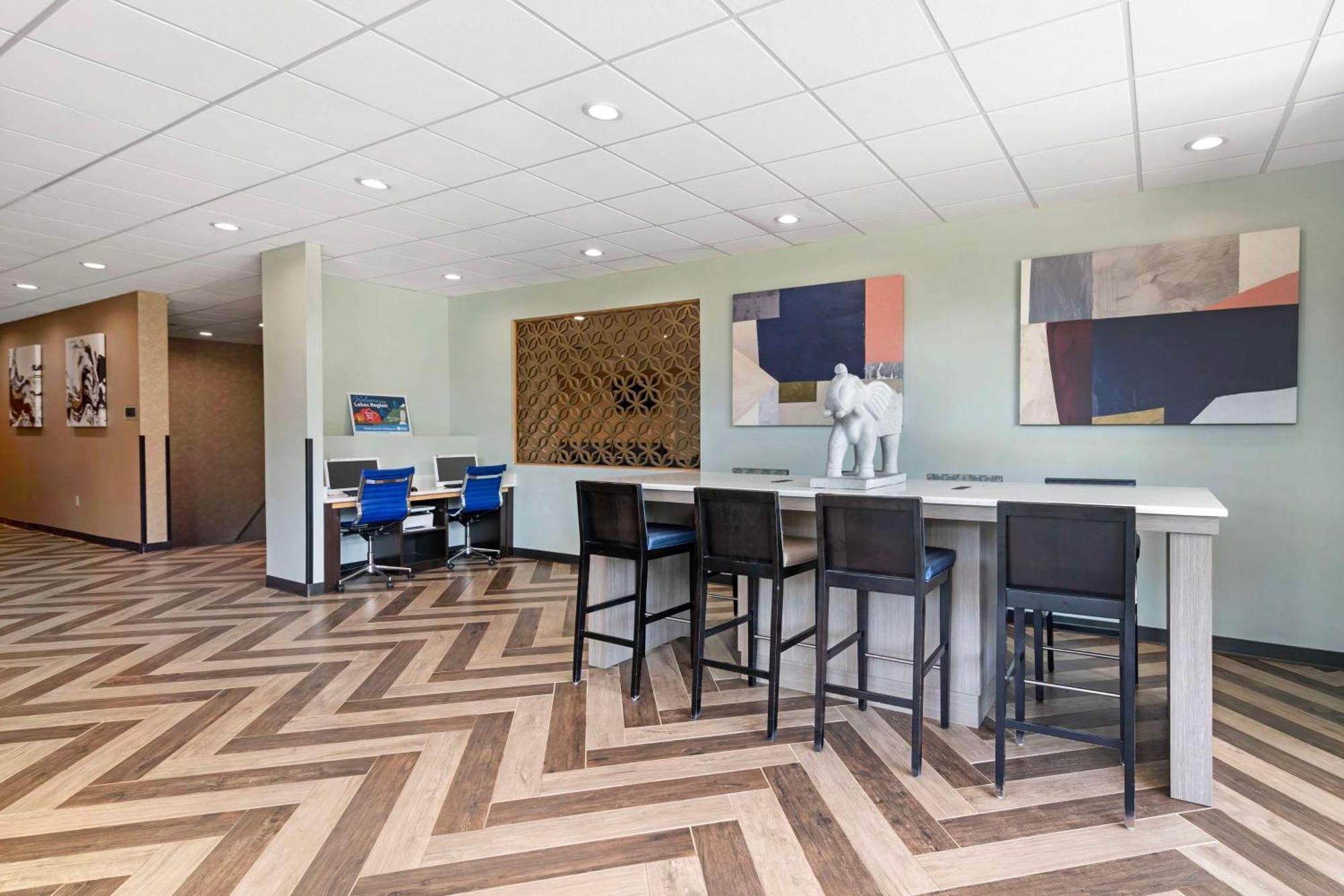 Best Western Plus Landmark Inn Laconia Εξωτερικό φωτογραφία